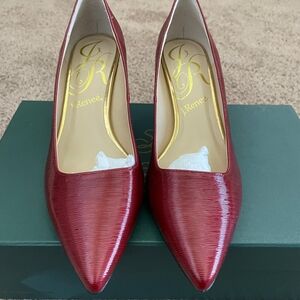 J.Renee Women's Red Pumps